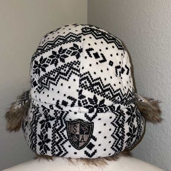 SA Nordic trapper fur lined earflap hat w chin buckle. One size fits most. - Picture 7 of 12